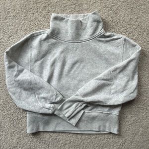 Abercrombie Essential Sunday Cropped Sweatshirt xs